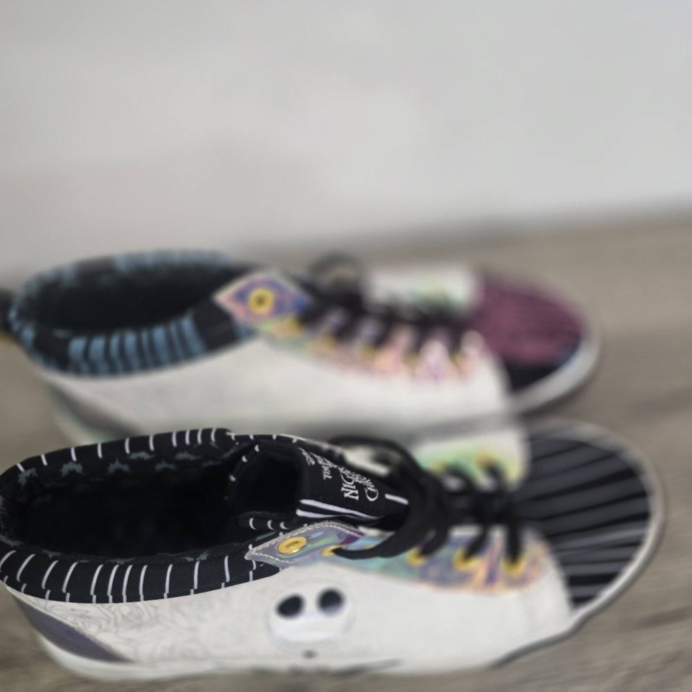 Disney‎ The Nightmare Before Christmas Women's Sneakers Mid Top Shoes Size 11 US - Picture 14 of 16